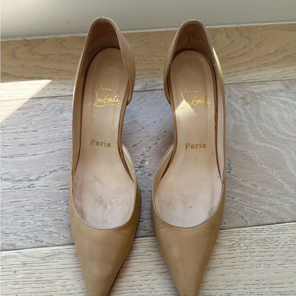 Christian Louboutin Tan Leather Pumps
